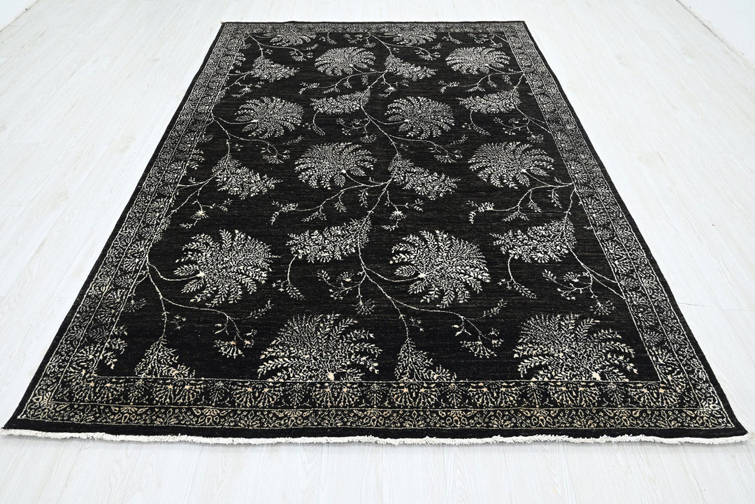 black Medium rug 6' 4" x 9' 4"