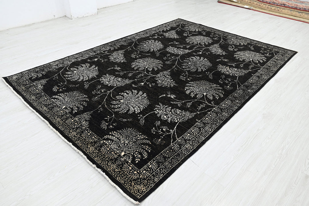 black Medium rug 6' 4" x 9' 4"