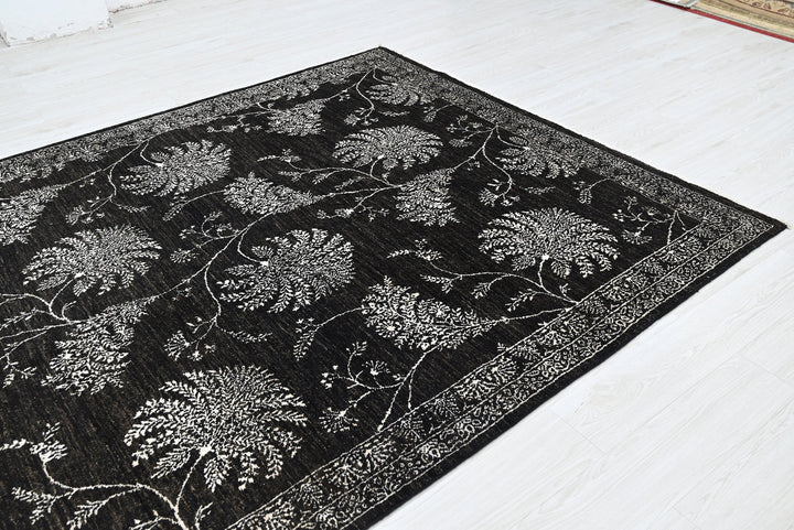 black Medium rug 6' 4" x 9' 4"