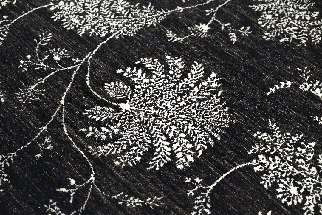 black Medium rug 6' 4" x 9' 4"
