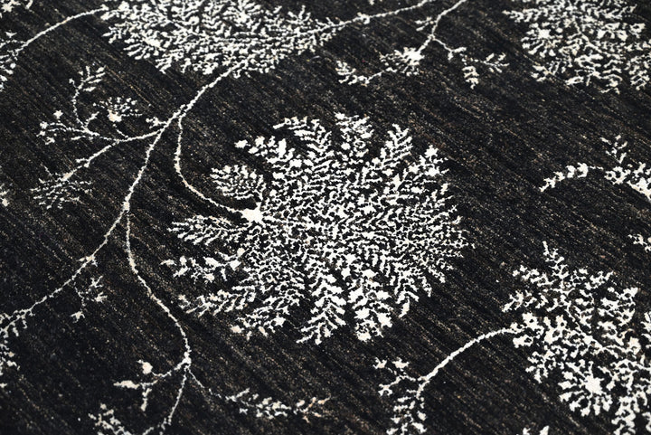 black Medium rug 6' 4" x 9' 4"