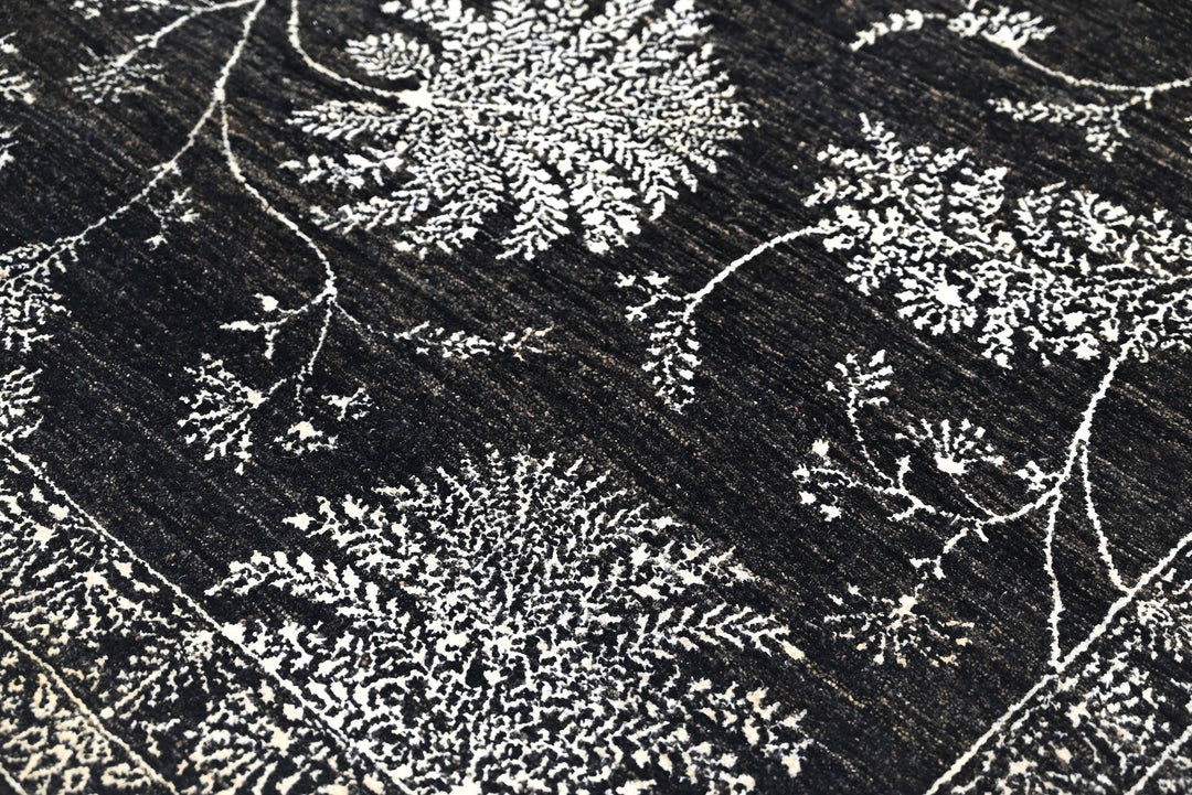 black Medium rug 6' 4" x 9' 4"