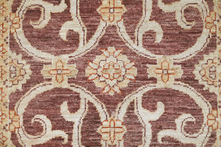 brown Accent rug 2' 7" x 6' 5"