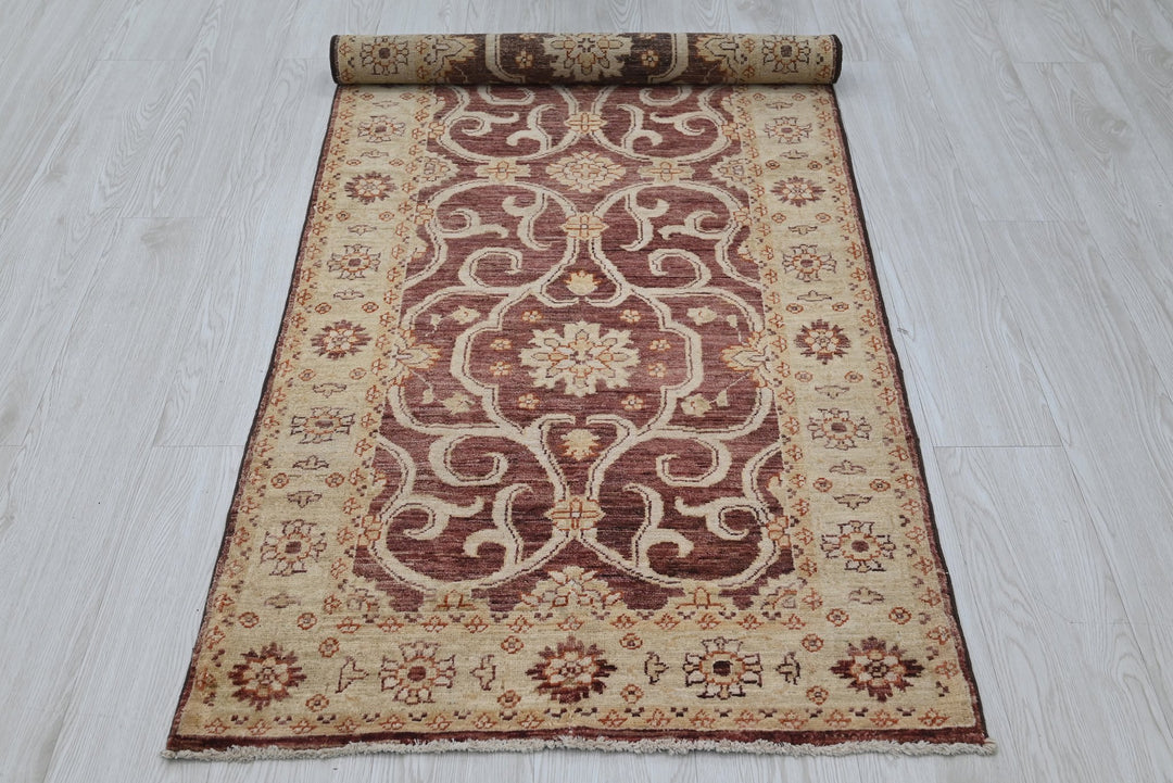 brown Accent rug 2' 7" x 6' 5"