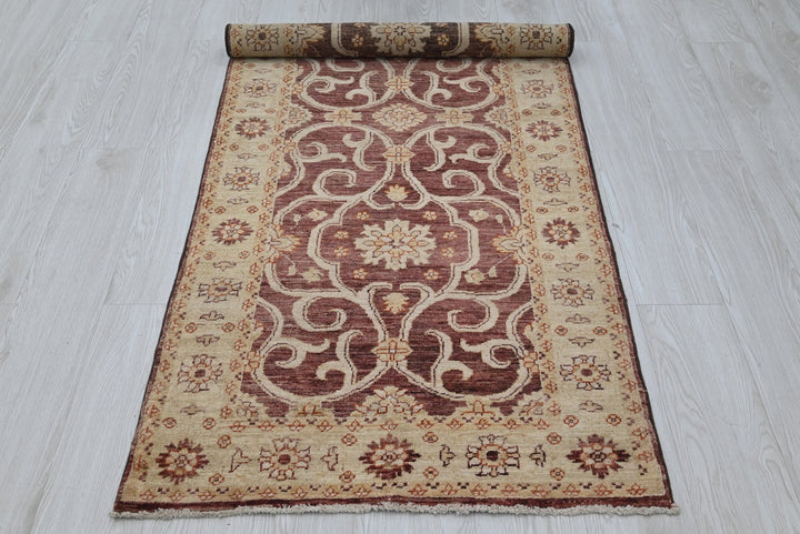 brown Accent rug 2' 7" x 6' 5"