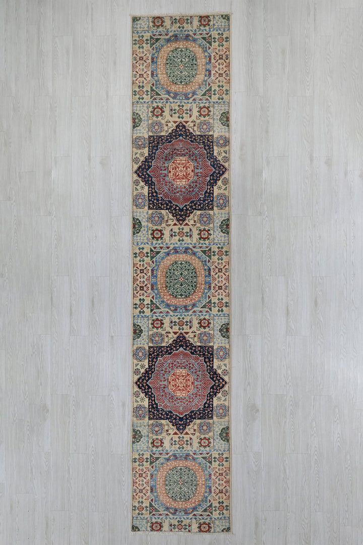 white Runner rug 2' 6" x 12' 11"