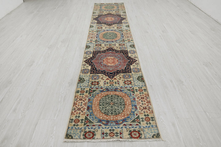 white Runner rug 2' 6" x 12' 11"