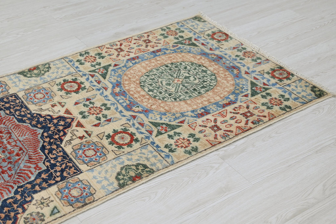 white Runner rug 2' 6" x 12' 11"