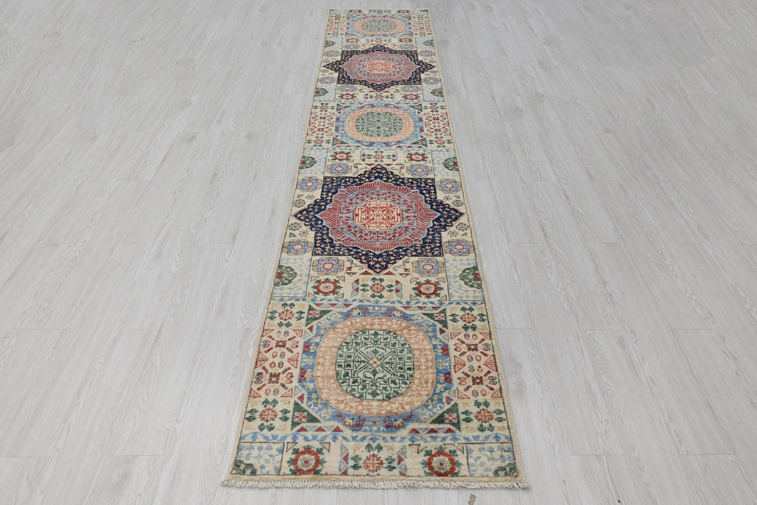 white Runner rug 2' 6" x 12' 11"