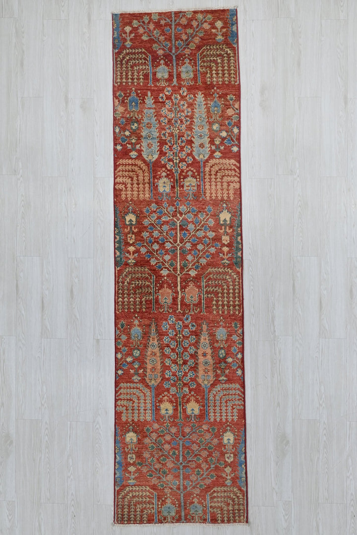 red Runner rug 2' 6" x 9' 5"