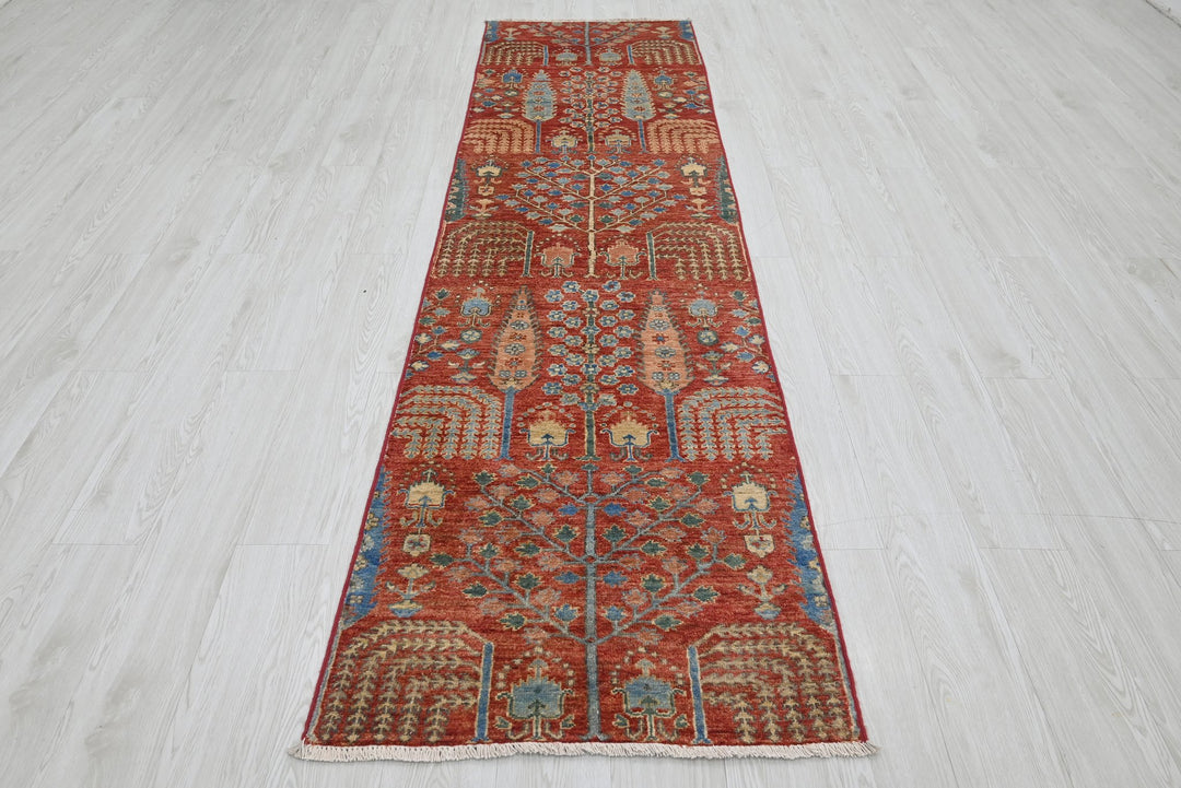 red Runner rug 2' 6" x 9' 5"