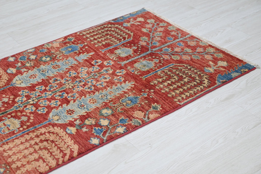 red Runner rug 2' 6" x 9' 5"