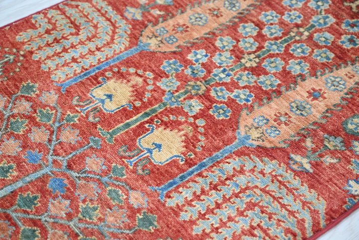 red Runner rug 2' 6" x 9' 5"