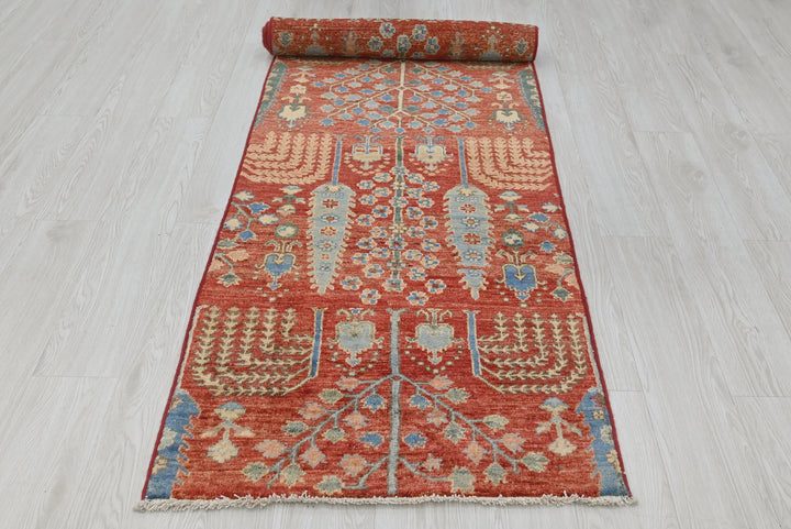 red Runner rug 2' 6" x 9' 5"