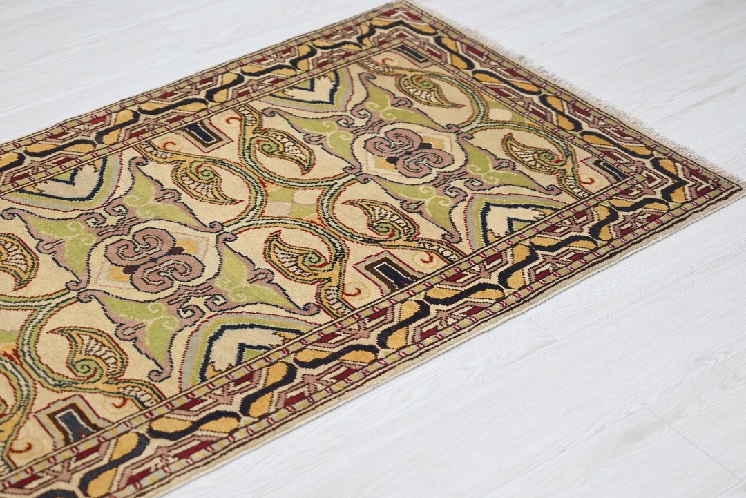 yellow Runner rug 2' 7" x 9' 8"