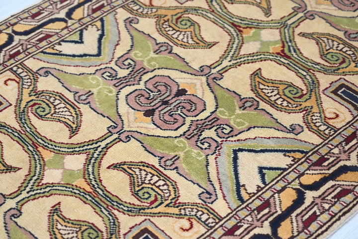 yellow Runner rug 2' 7" x 9' 8"