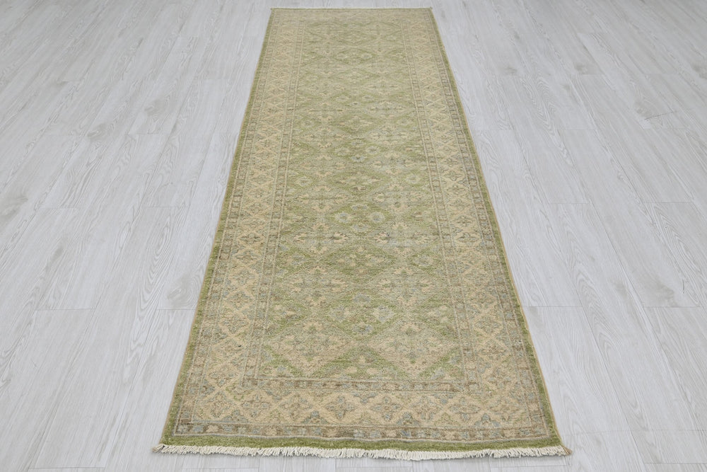 green Runner rug 2' 8" x 8' 6"