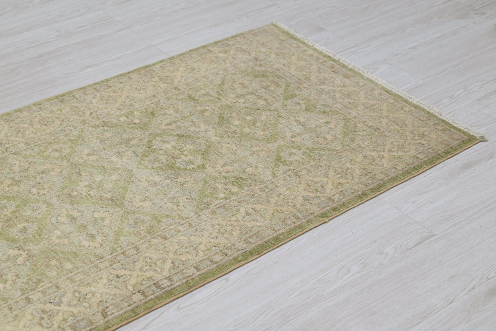 green Runner rug 2' 8" x 8' 6"