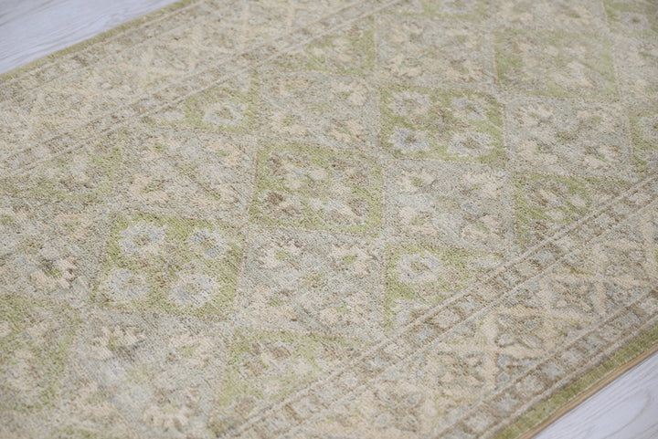 green Runner rug 2' 8" x 8' 6"
