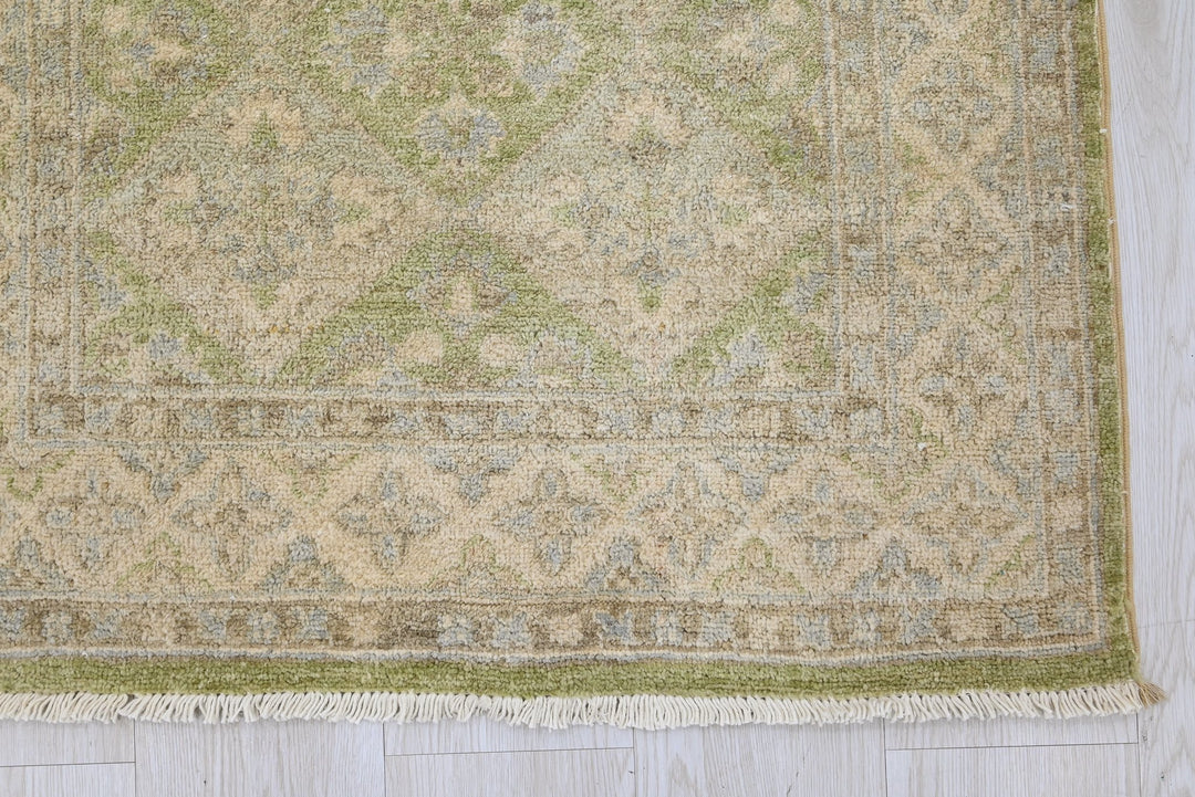 green Runner rug 2' 8" x 8' 6"