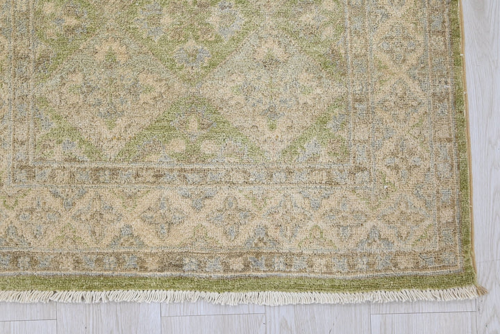 green Runner rug 2' 8" x 8' 6"