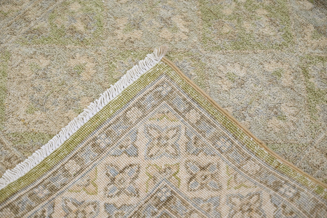green Runner rug 2' 8" x 8' 6"