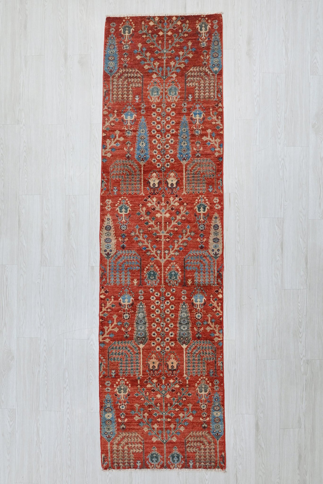 red Runner rug 2' 6" x 9' 4"