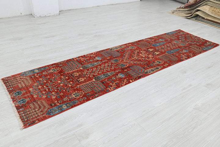 red Runner rug 2' 6" x 9' 4"