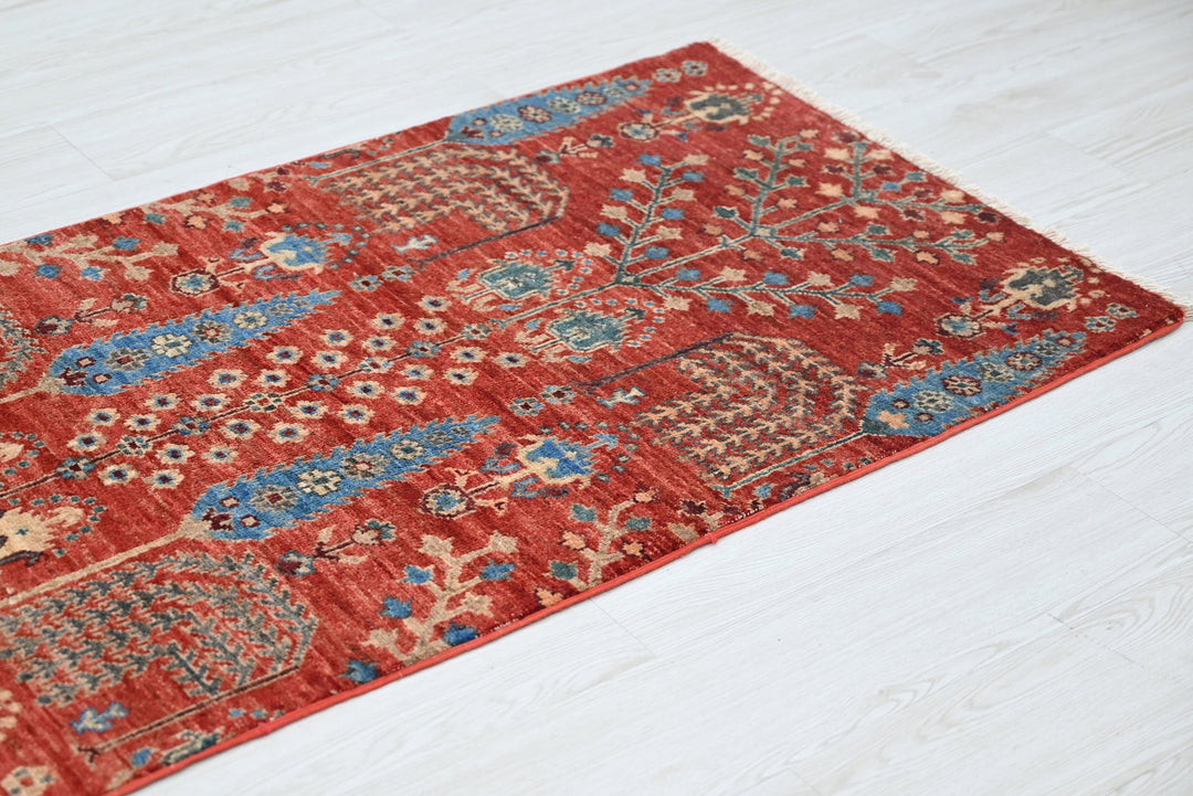 red Runner rug 2' 6" x 9' 4"
