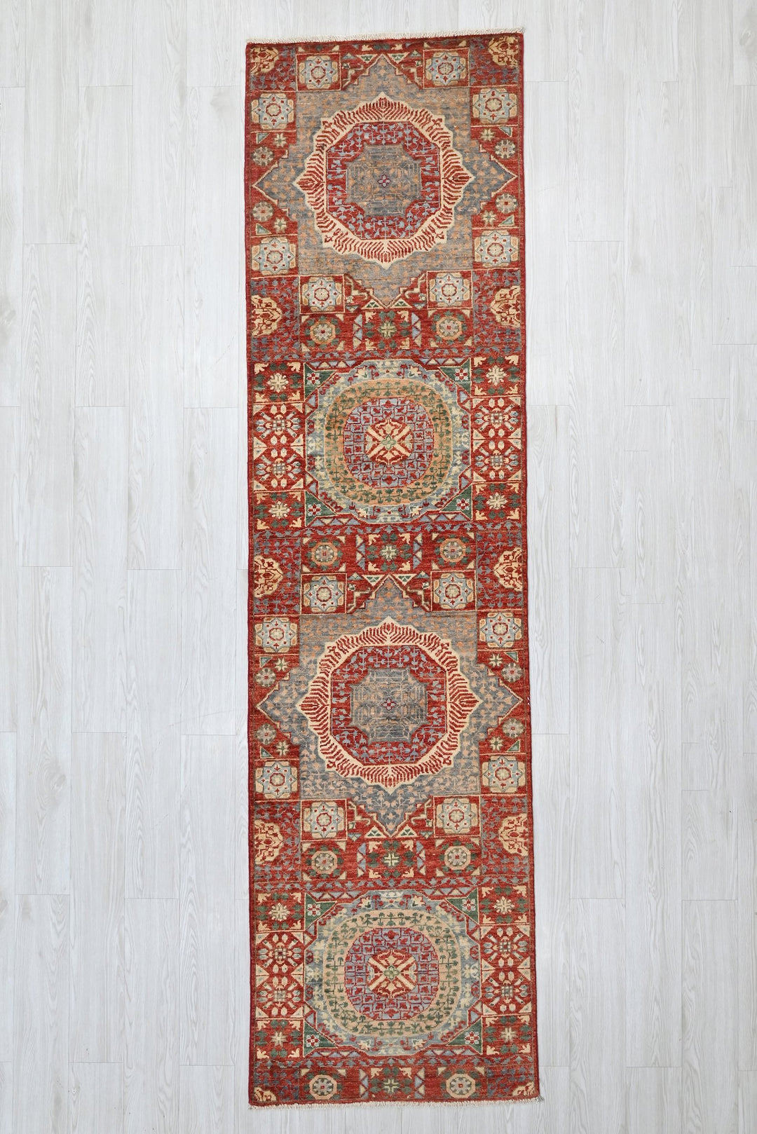 red Runner rug 2' 6" x 9' 4"