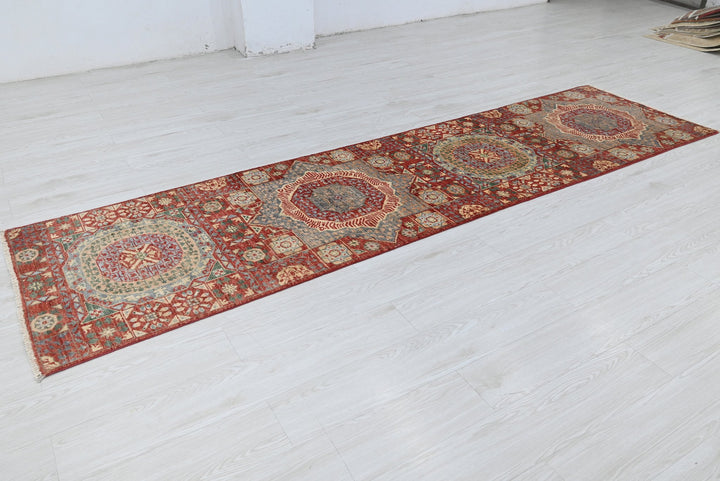 red Runner rug 2' 6" x 9' 4"