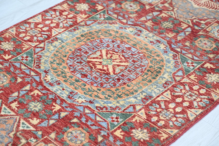 red Runner rug 2' 6" x 9' 4"