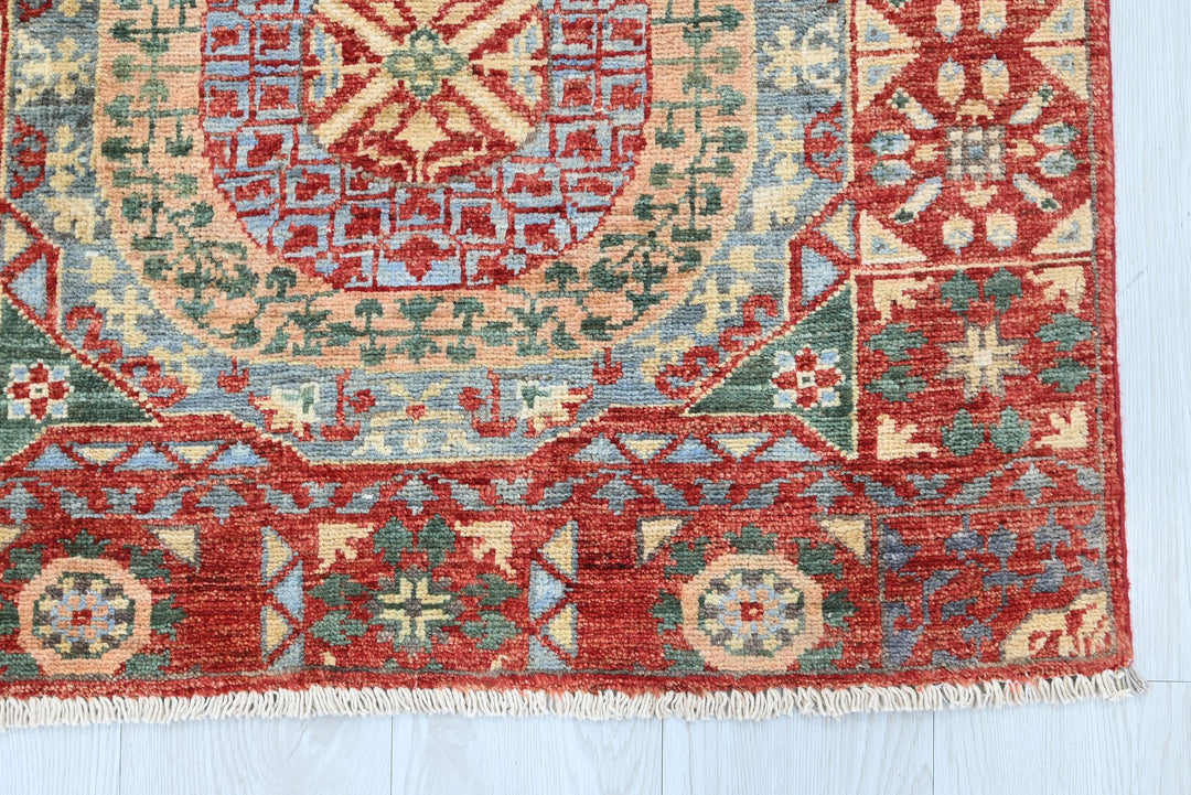red Runner rug 2' 6" x 9' 4"
