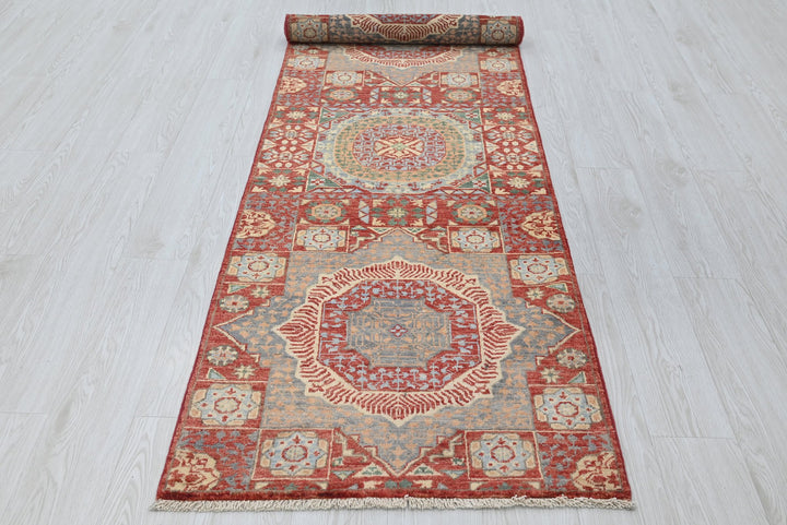 red Runner rug 2' 6" x 9' 4"