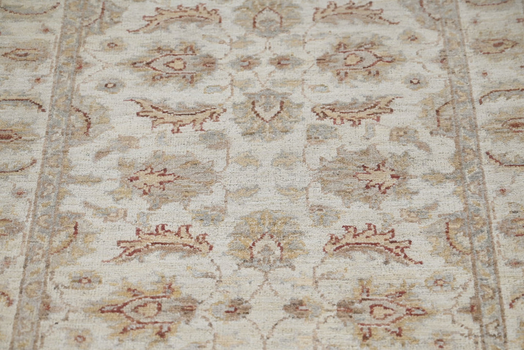 white Runner rug 2' 4" x 5' 9"