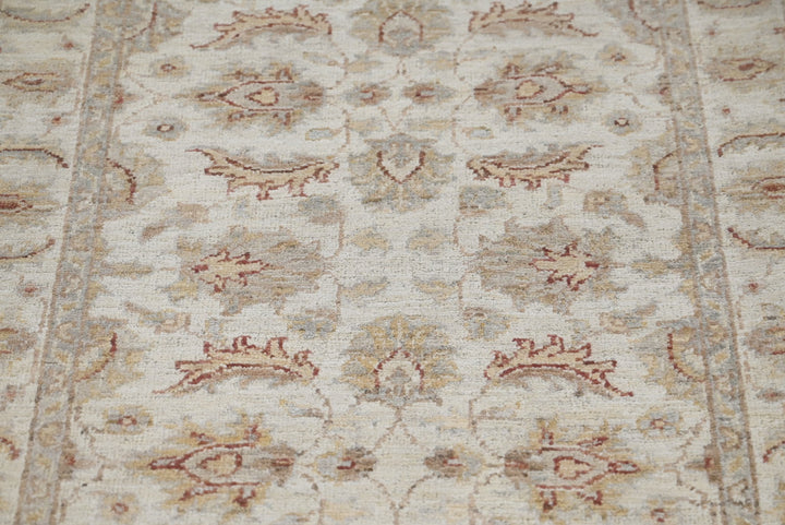 white Runner rug 2' 4" x 5' 9"
