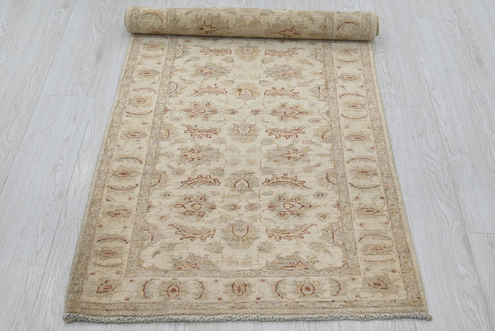 white Runner rug 2' 4" x 5' 9"