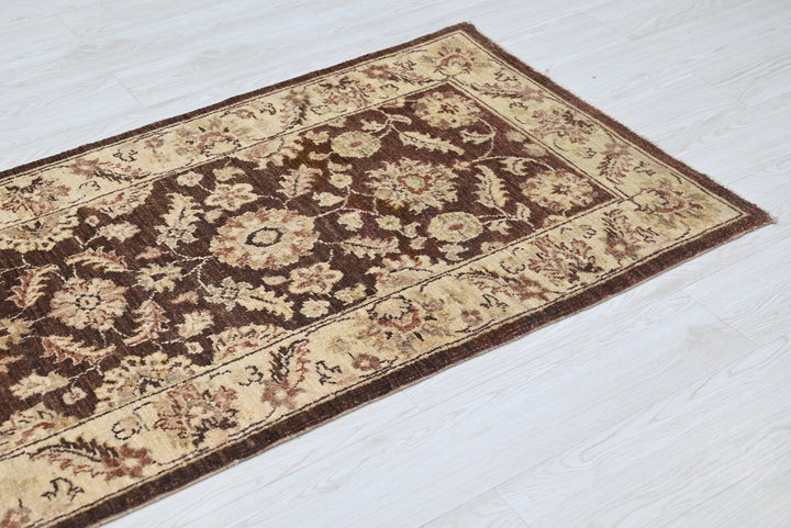 brown Medium rug 2' 7" x 6' 9"