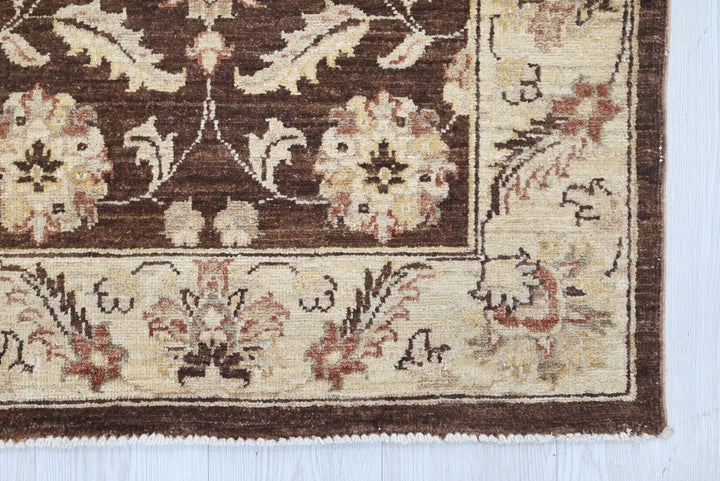 brown Medium rug 2' 7" x 6' 9"