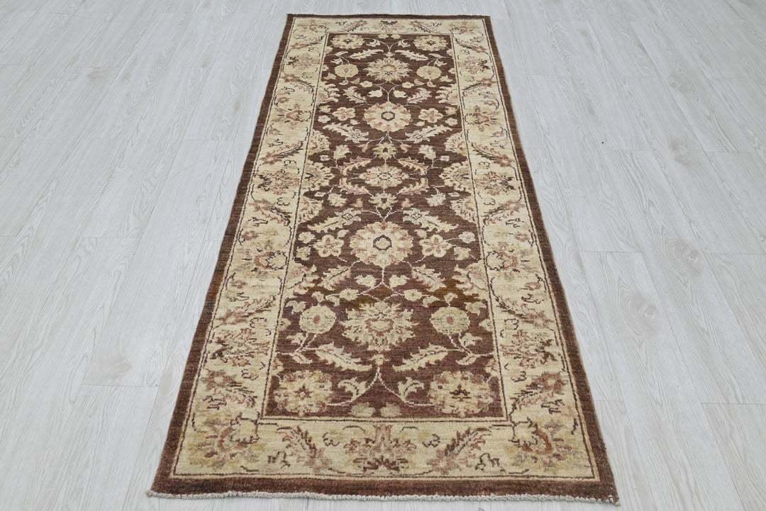 brown Medium rug 2' 7" x 6' 9"