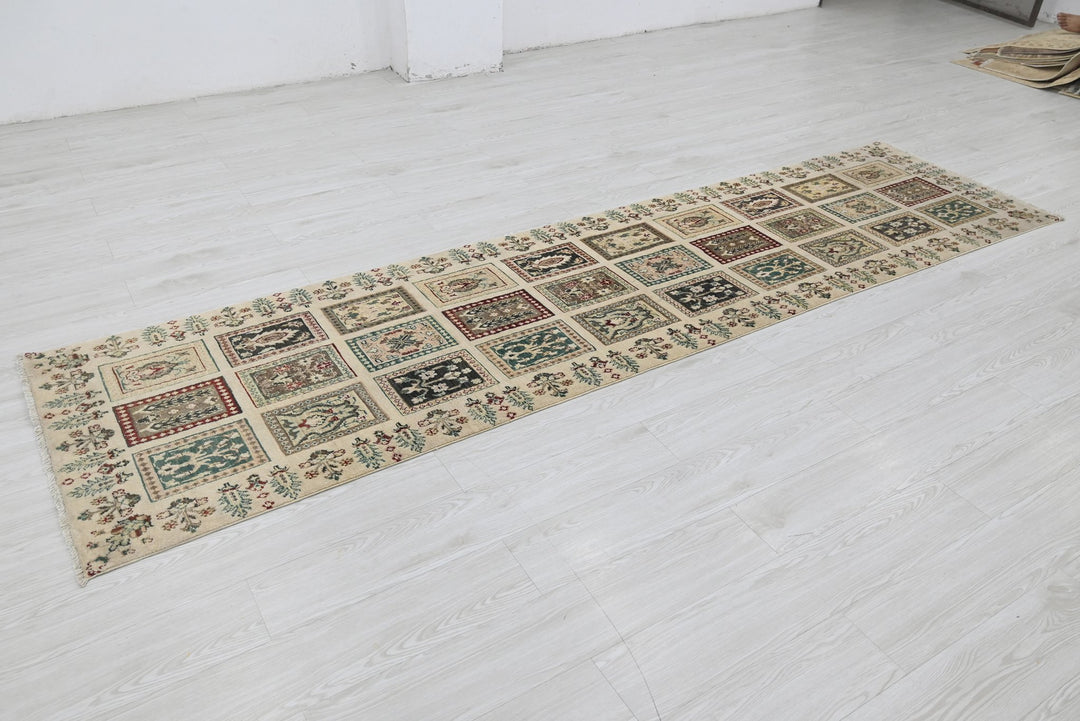 white Runner rug 2' 7" x 10' 3"