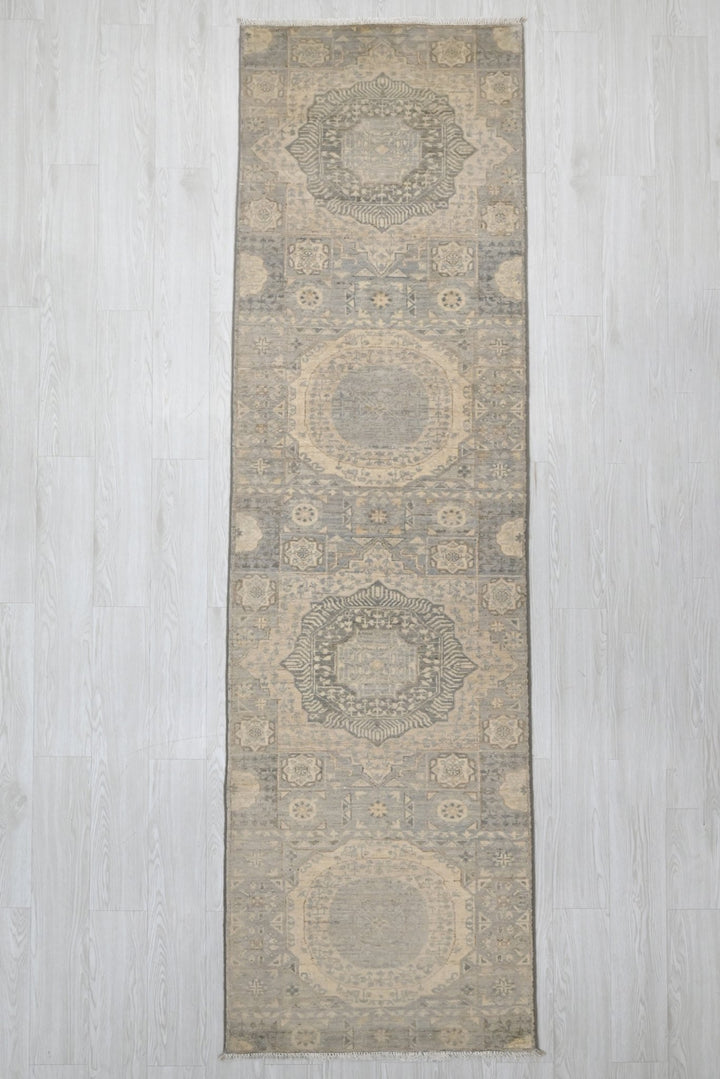 gray Runner rug 2' 7" x 10' 5"