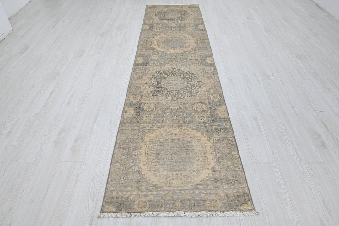 gray Runner rug 2' 7" x 10' 5"