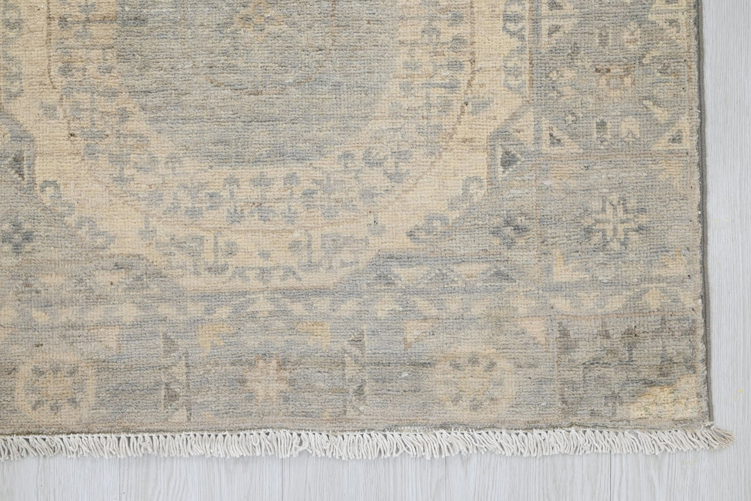 gray Runner rug 2' 7" x 10' 5"