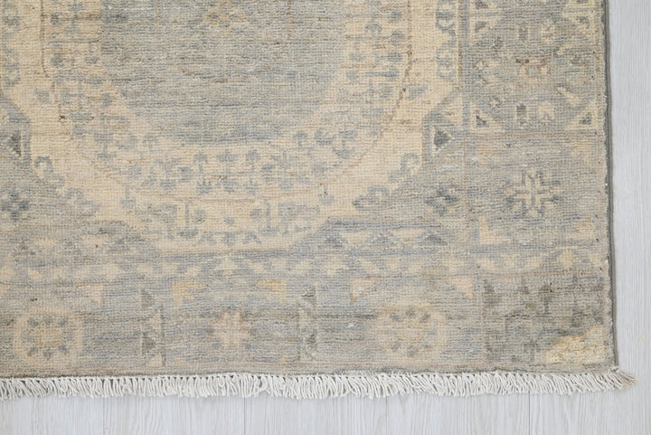 gray Runner rug 2' 7" x 10' 5"