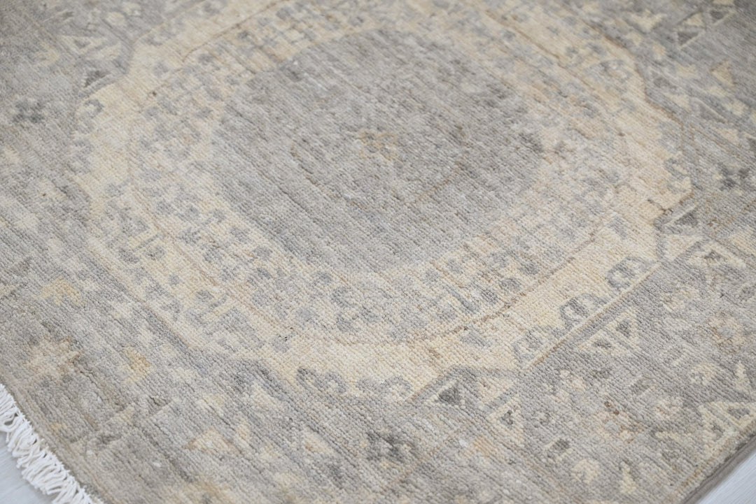 gray Runner rug 2' 7" x 10' 5"
