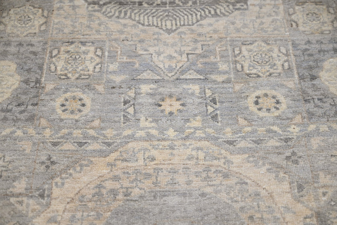 gray Runner rug 2' 7" x 10' 5"