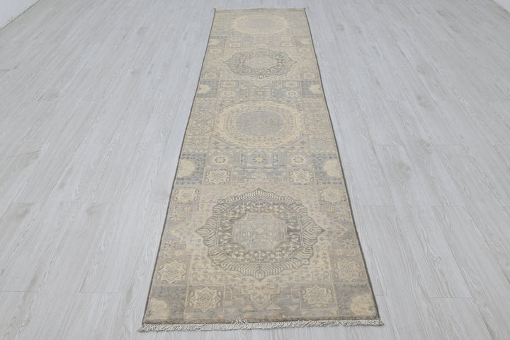 gray Runner rug 2' 7" x 10' 5"