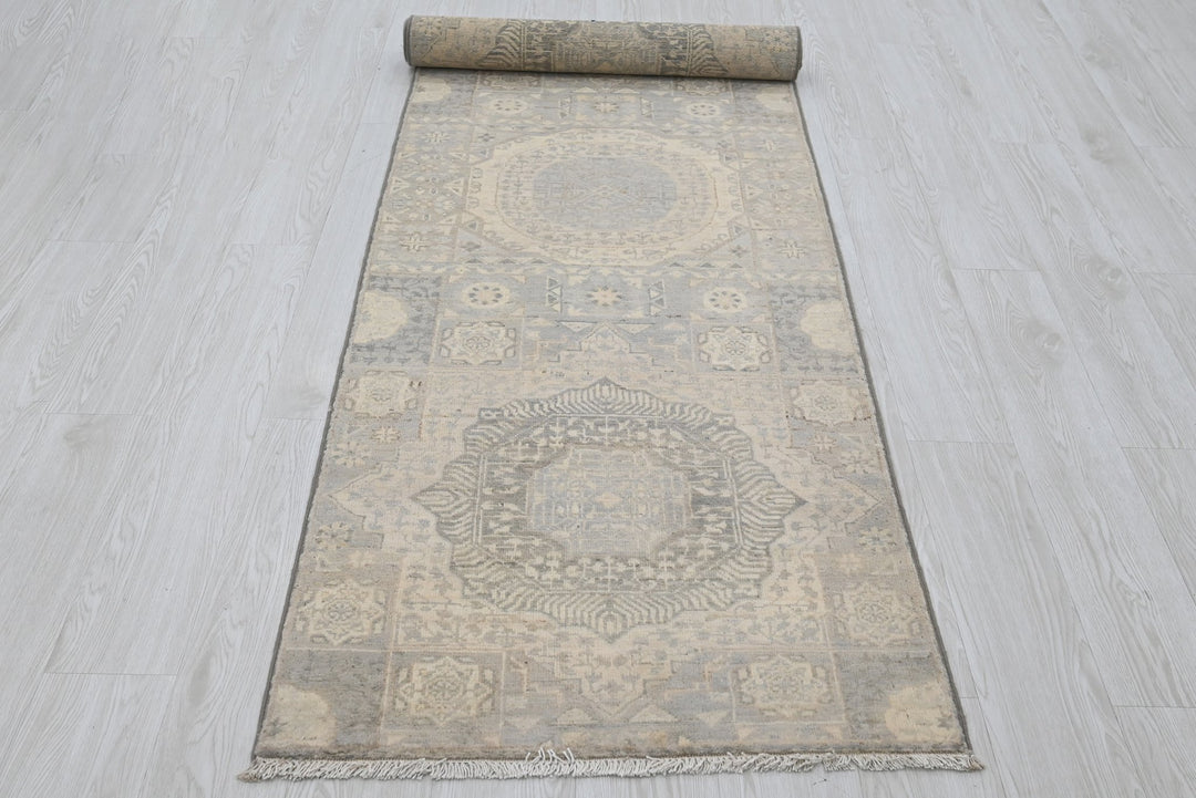 gray Runner rug 2' 7" x 10' 5"