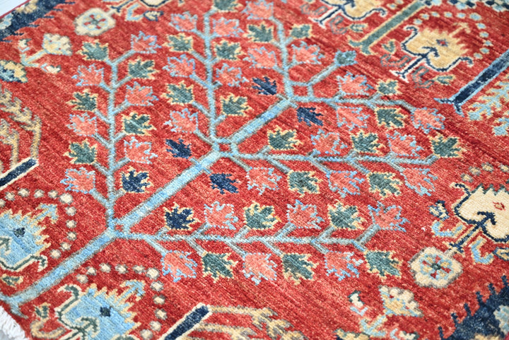 red Runner rug 2' 7" x 9' 8"
